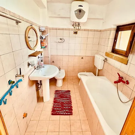 Holiday home Casetta Girasole